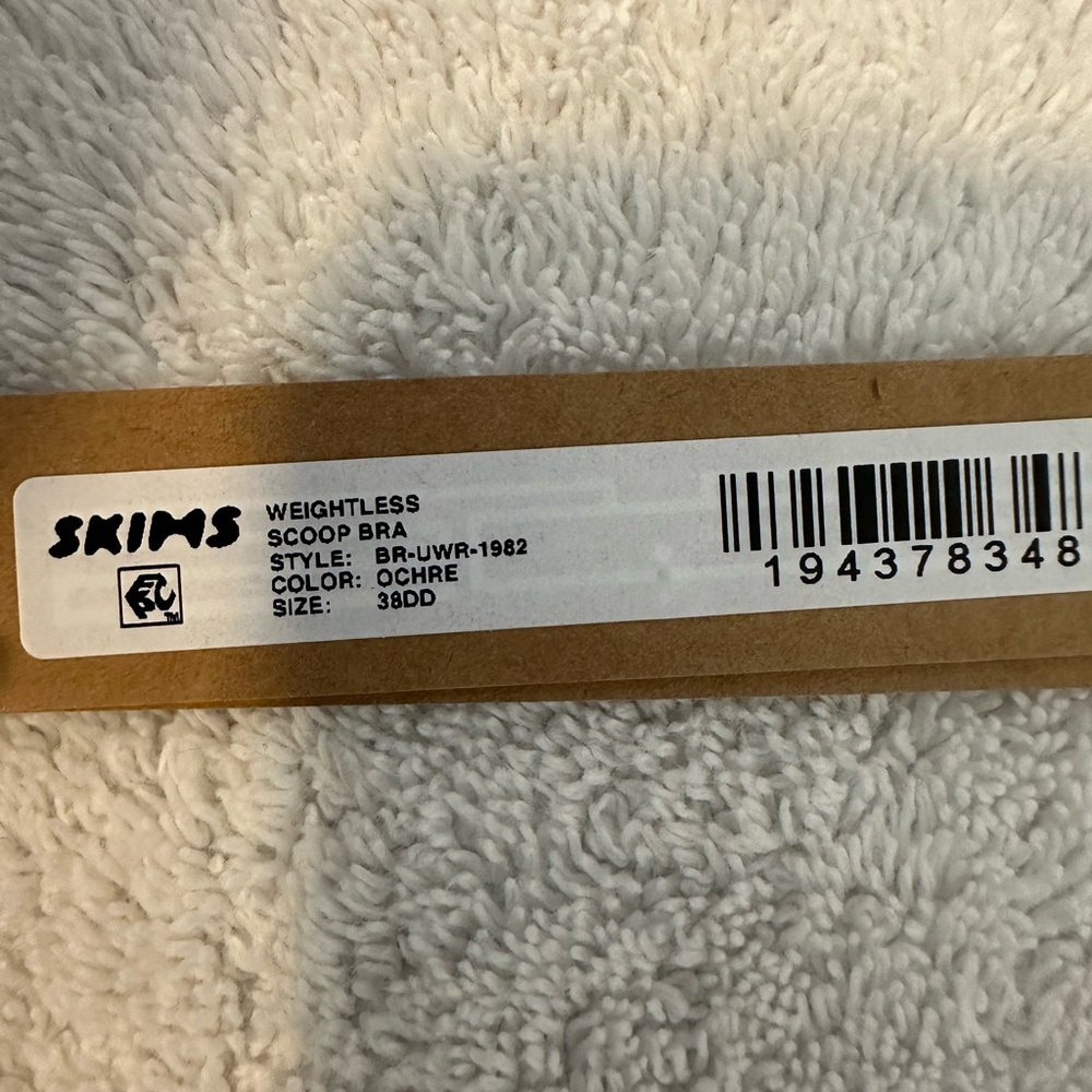 SKIMS Weightless Scoop Bra - Color Ochre - Size 38DD - Picture 7 of 7